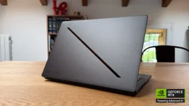 ASUS ROG Zephyrus G14 2025-4.webp