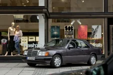Modern klasikler Mercedes-Benz 124 serisinin Coupé'leri TechForumTR (1).webp