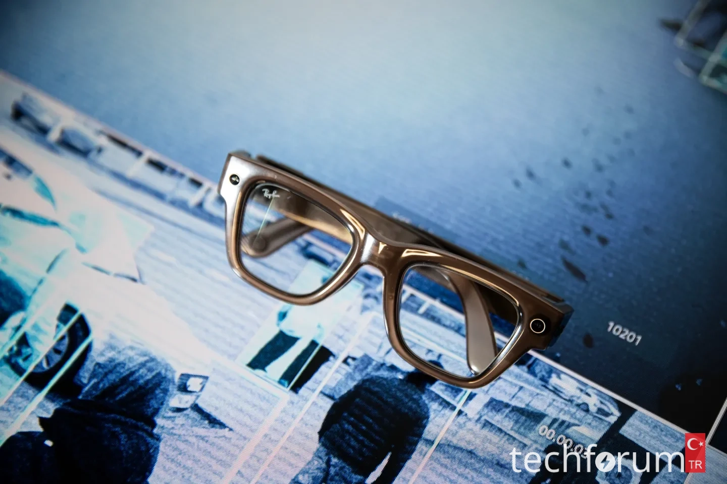 Meta’nın hepimizin aşina olduğu gözlükler olan Ray-Ban iş birliğiyle geliştirdiği akıllı gözlükler