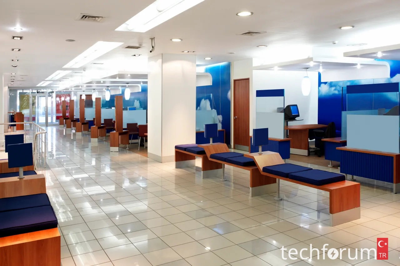 bank_20branch_20interior-GettyImages-120904829_0.webp