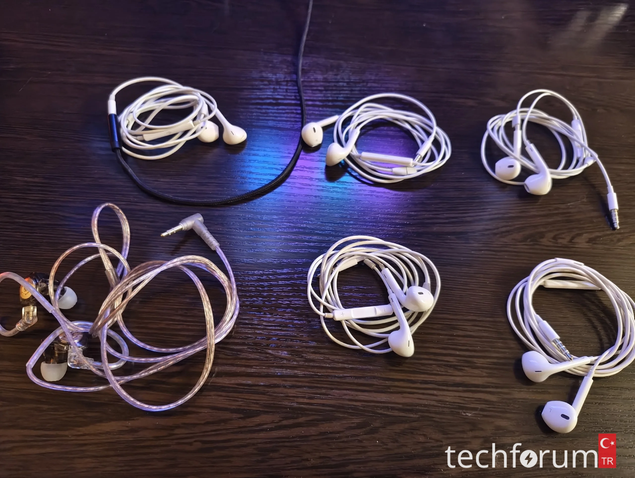 Bilgisayarınızla hangi kulaklıkları kullanıyorsunuz.webp