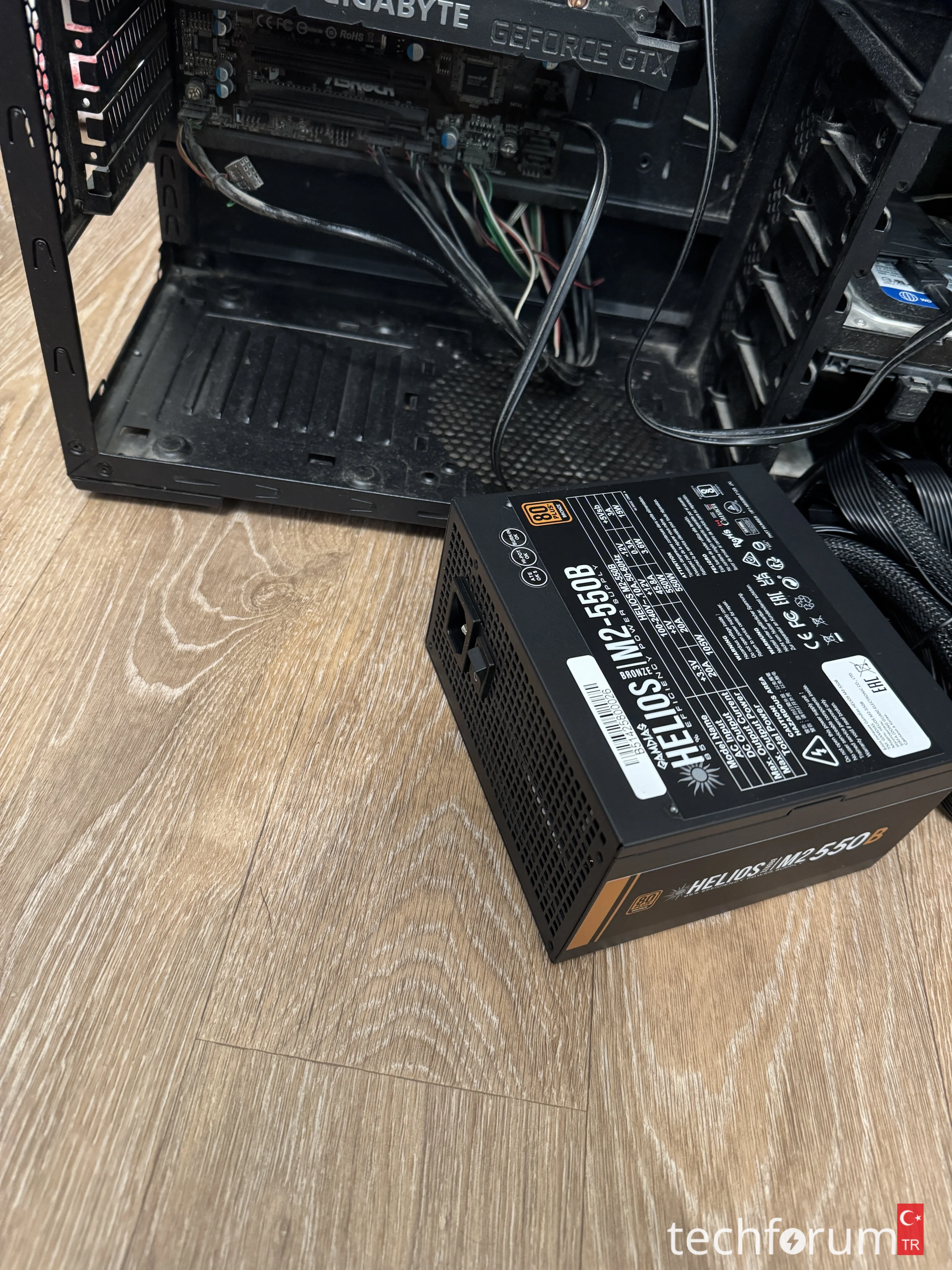 Güç kaynağını kasaya hangi tarafa yerleştirmek daha iyidir.webp