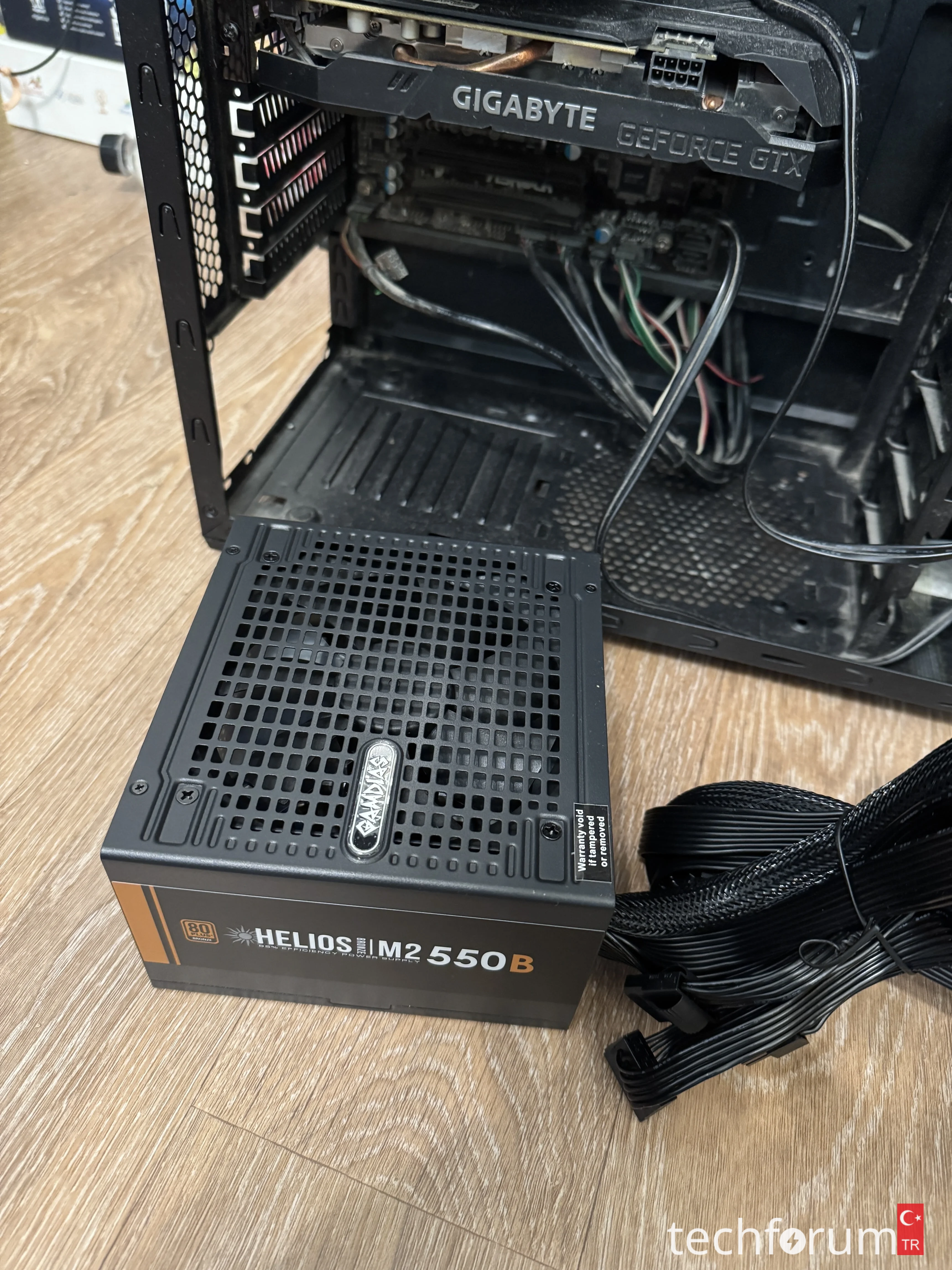 Güç kaynağını kasaya hangi tarafa yerleştirmek daha iyidir1.webp