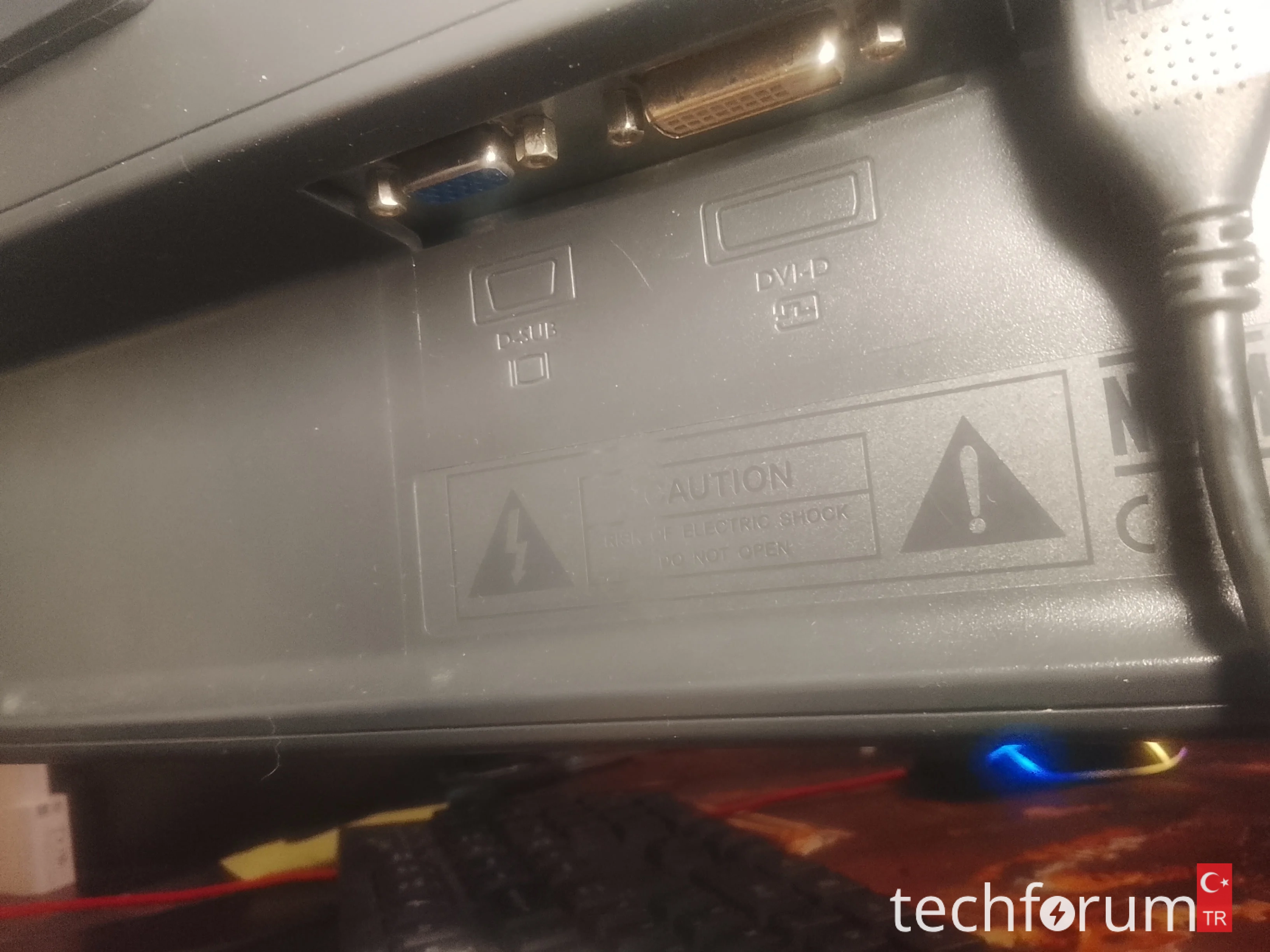 Hangi adaptörü almalıyım monitör için.webp