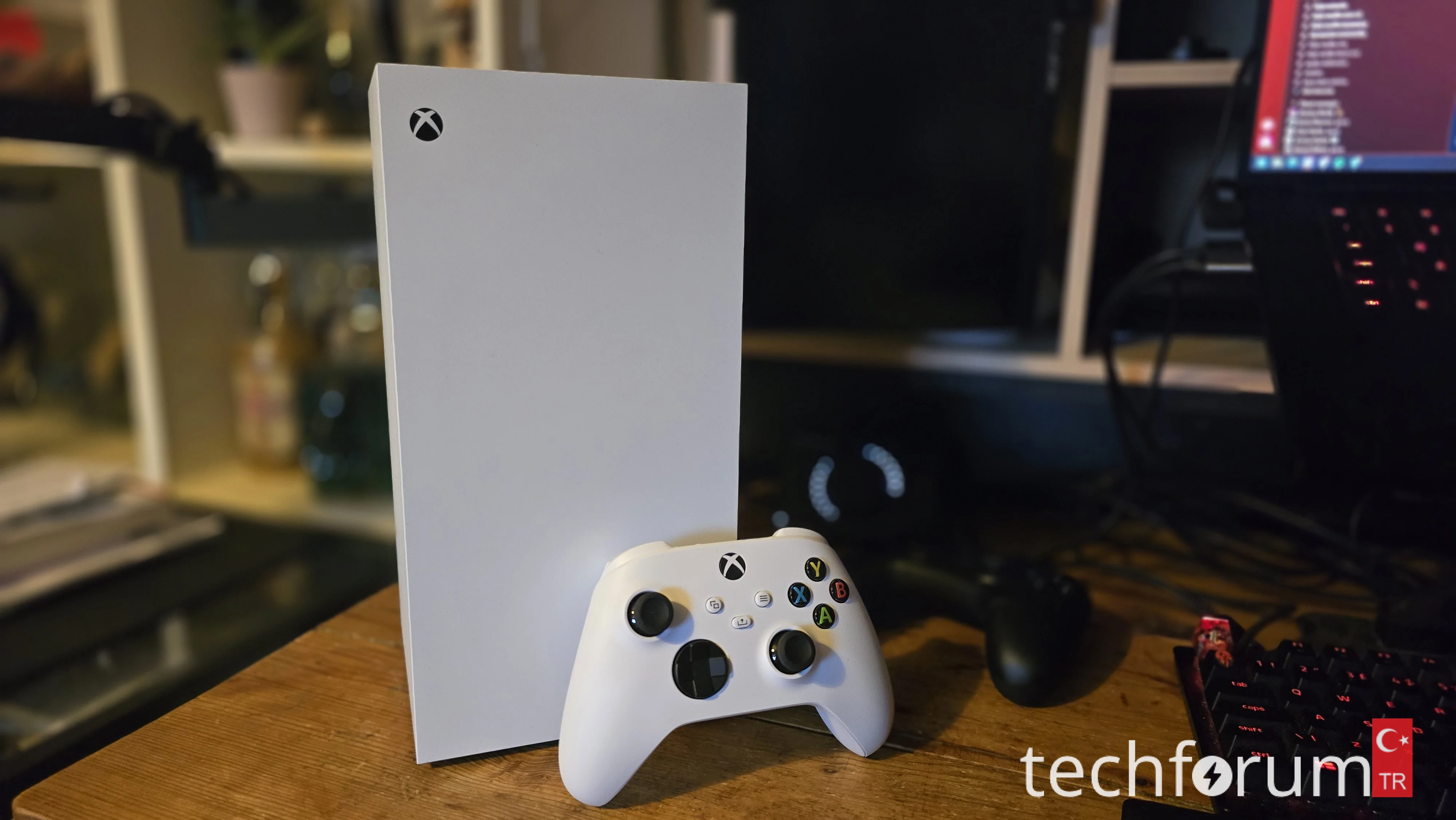 Konu 'Xbox Satışları Düşüyor, Ancak Microsoft Endişeli Değil'