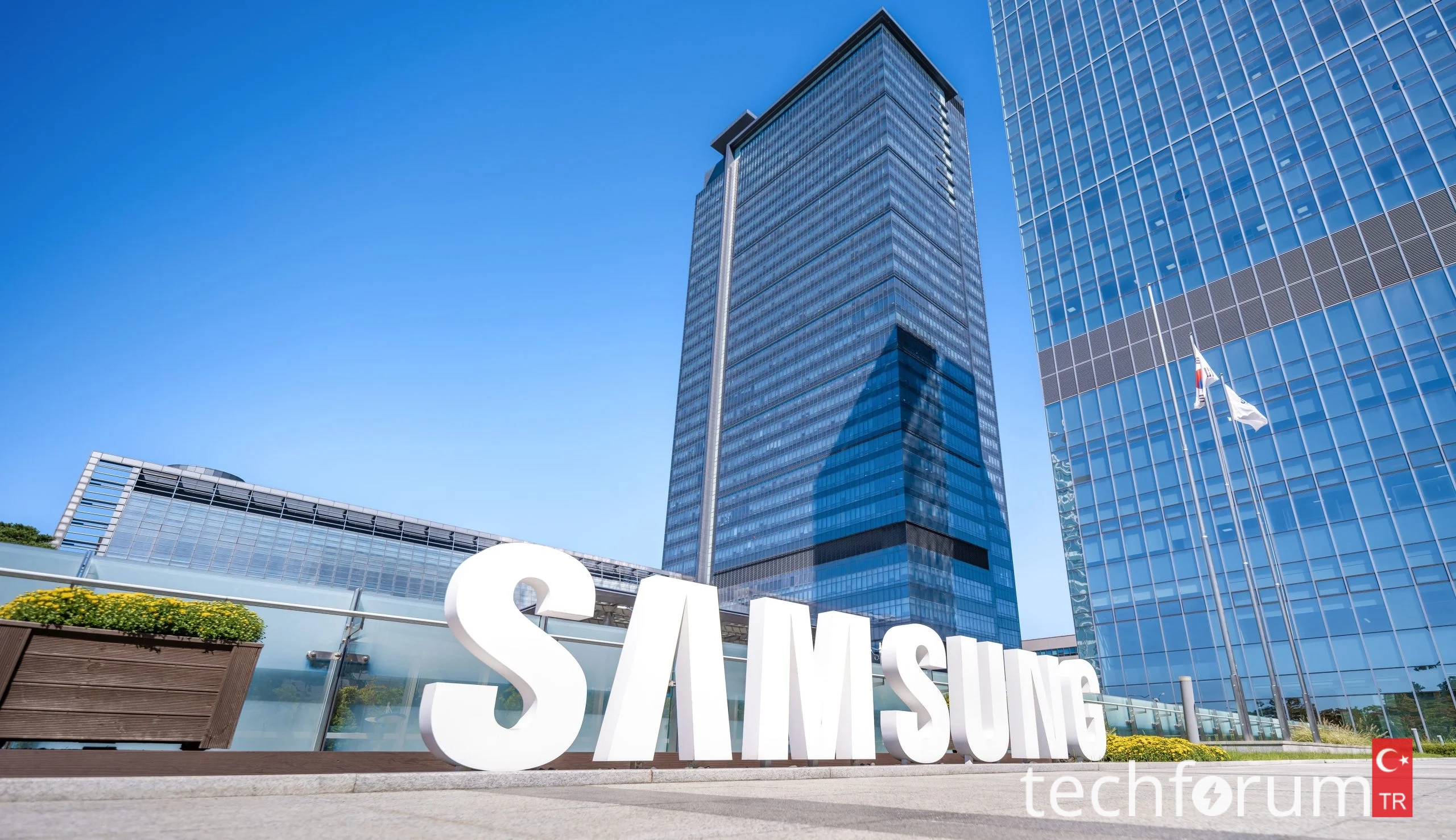 Konu 'İşçiler ödenmemiş ikramiyeler nedeniyle Samsung'u 18 günlük grevle tehdit etti'