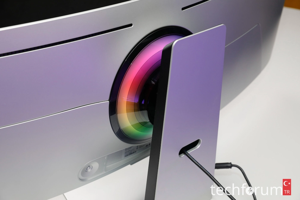 Odyssey G9 OLED monitör.webp