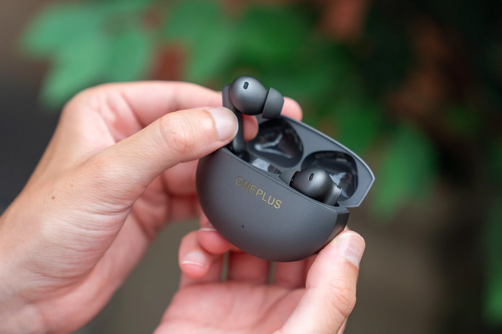 OnePlus Buds 4 Görücüye Çıktı Uygun Fiyatla Amiral Gemisi Kulaklık Deneyimi!2.webp